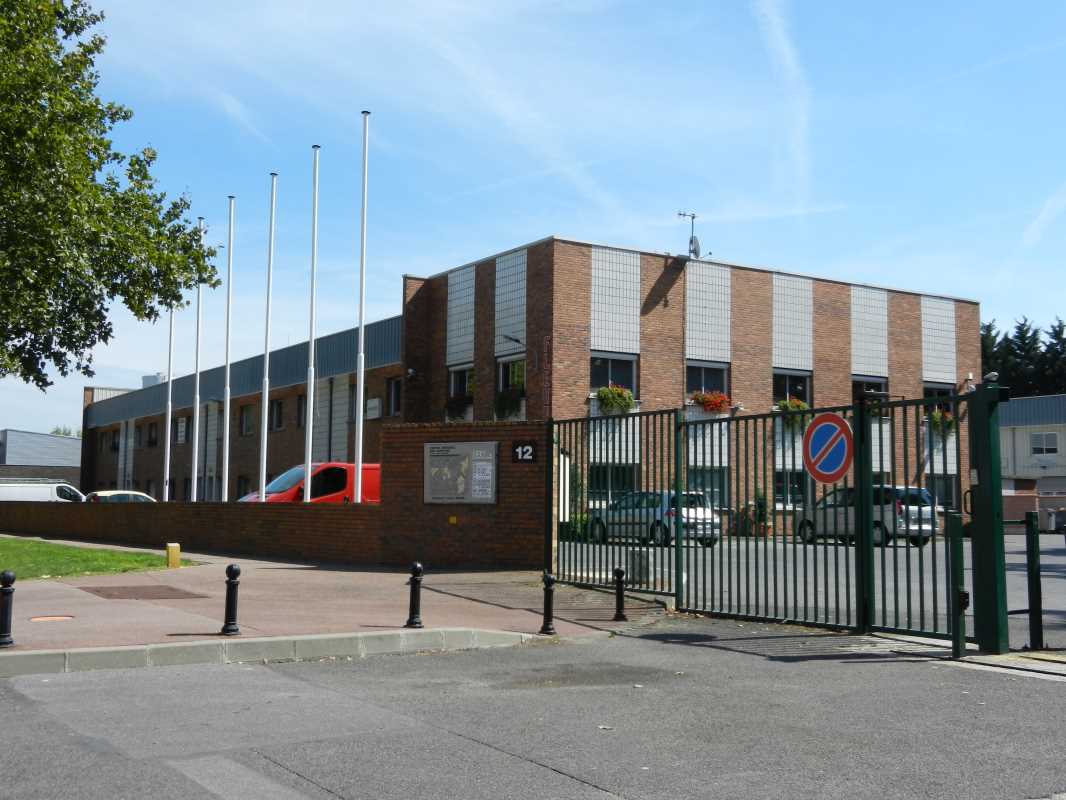 Location Activités et Bureaux EVRY (91000) 180 m² 303110 Location Activités et Bureaux EVRY (91000) 180 m² 303110