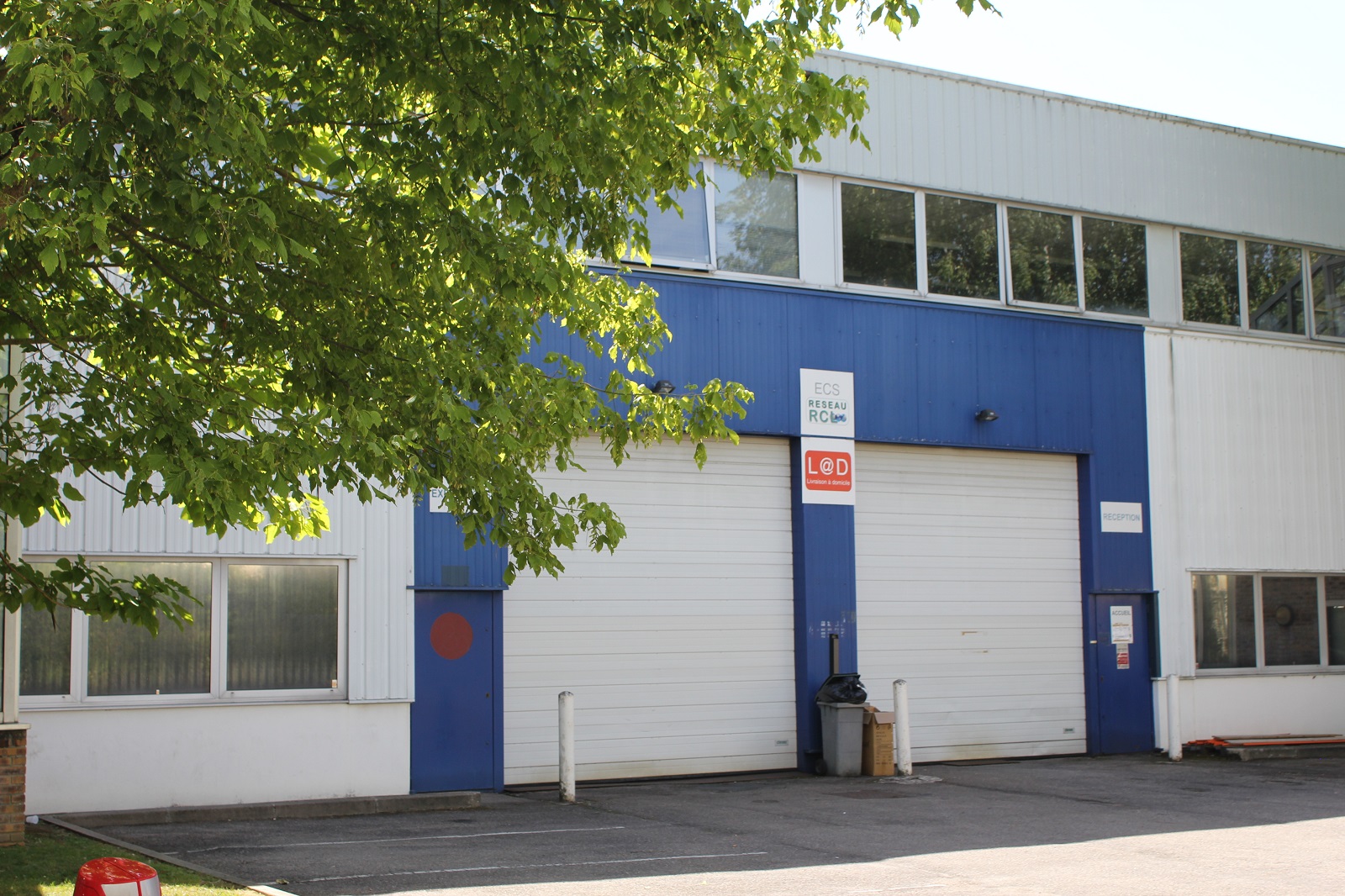 Acquisition de locaux d’activités dans la ZI de Buc (78).