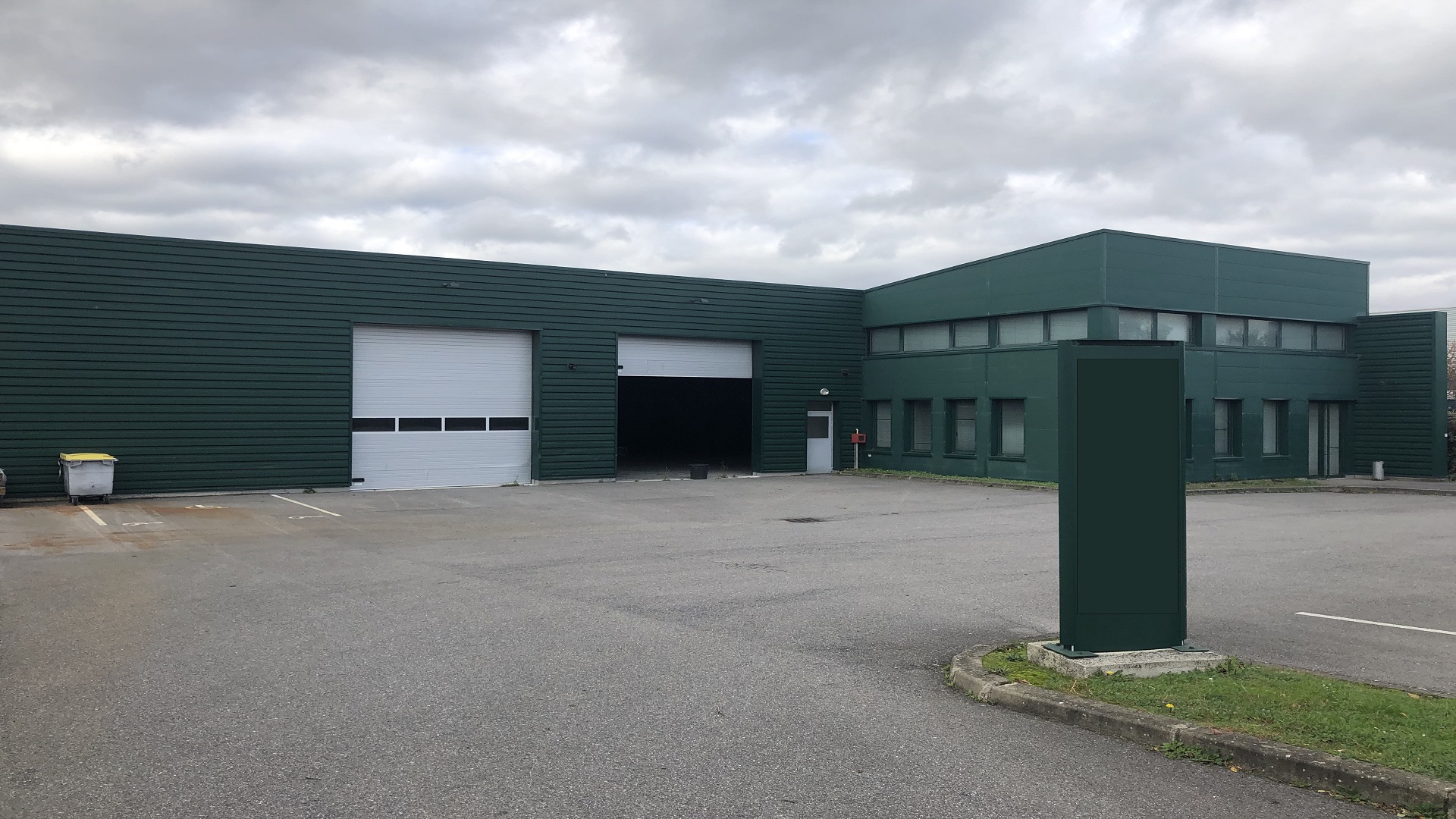Bâtiment indépendant de 1 020 m² à louer