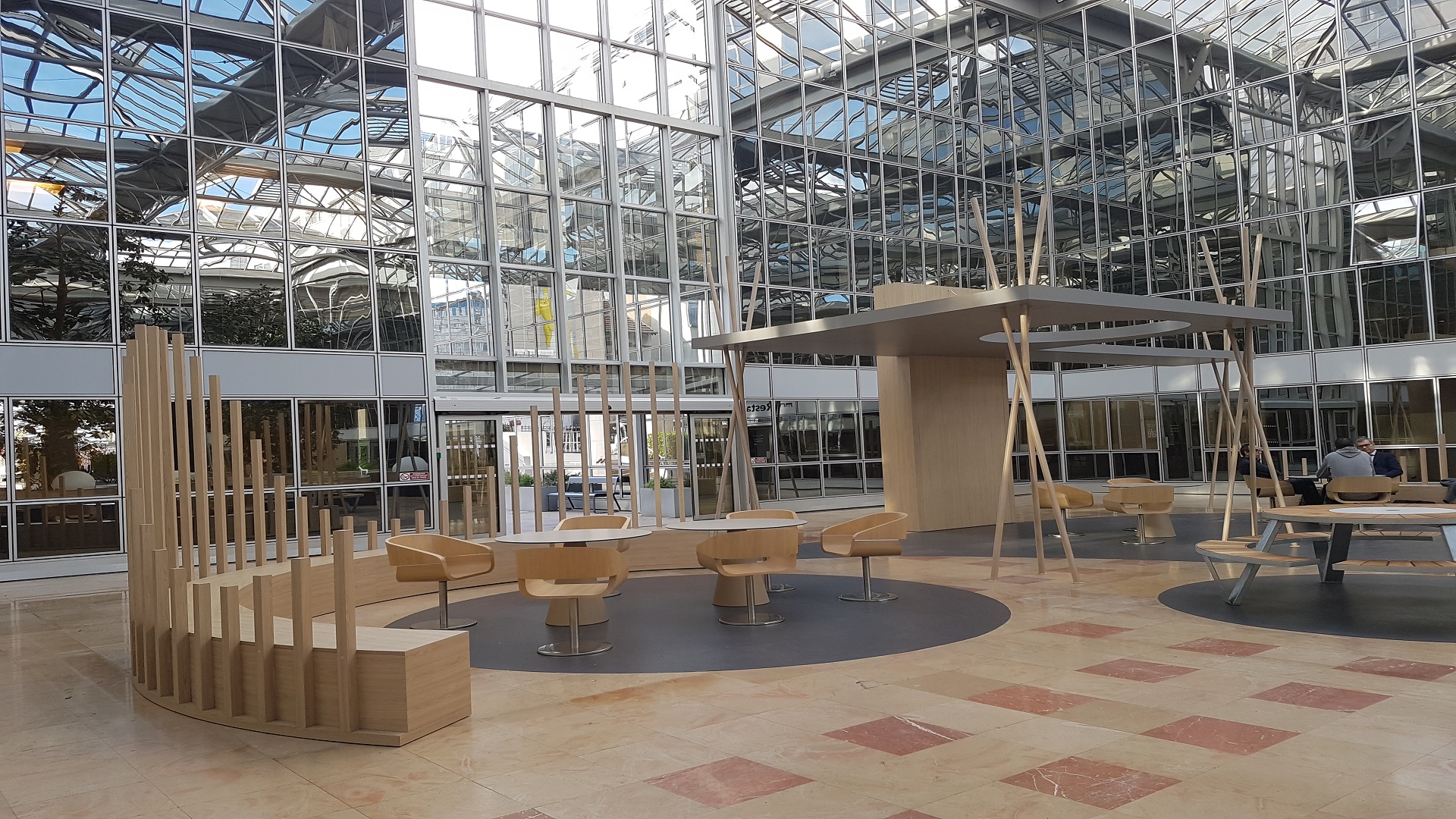 Bureaux disponibles au pied de la gare "Laplace" - RER B