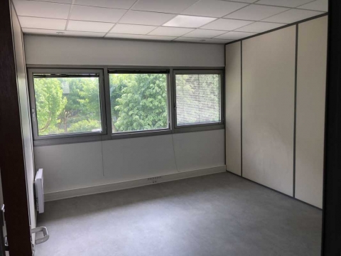 Location Locaux d'activité TREMBLAY-EN-FRANCE - Photo 6