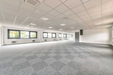 Location Bureaux ROISSY-EN-FRANCE - Photo 2