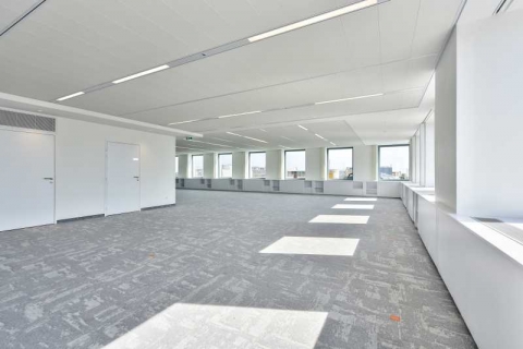 Location Bureaux MONTIGNY-LE-BRETONNEUX - Photo 3