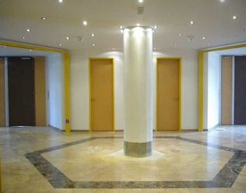 Hall - Photo 3