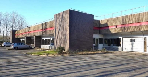Location Entrepôts TRAPPES - Photo 1