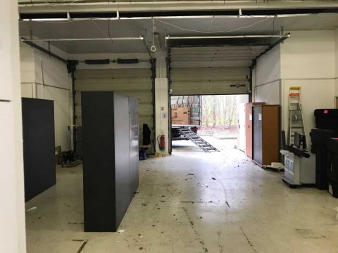 Location Activités et Bureaux TRAPPES - Photo 6