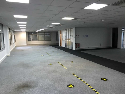 Location Activités et Bureaux TRAPPES - Photo 4
