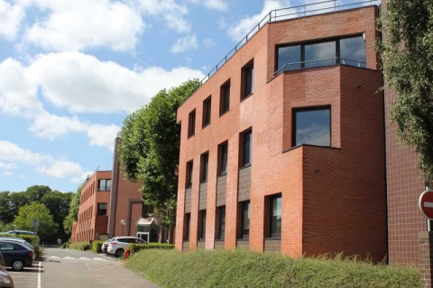 Location Bureaux MONTIGNY-LE-BRETONNEUX - Photo 1