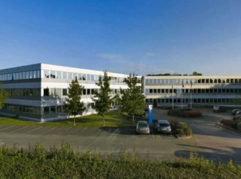 Location Bureaux MONTIGNY-LE-BRETONNEUX - Photo 1