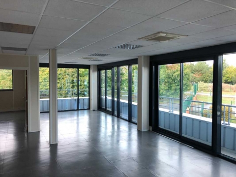 Location Bureaux ROISSY-EN-FRANCE - Photo 4