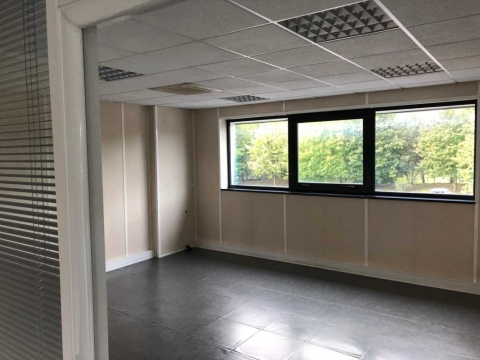Location Bureaux ROISSY-EN-FRANCE - Photo 2
