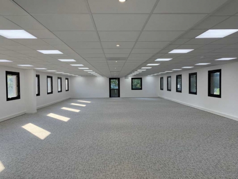 Location Bureaux MONTIGNY-LE-BRETONNEUX - Photo 6