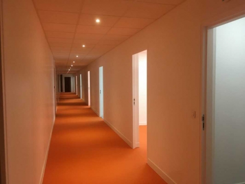Location Bureaux MONTIGNY-LE-BRETONNEUX - Photo 7
