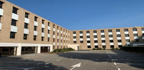 Location Bureaux MONTIGNY-LE-BRETONNEUX - Photo 1