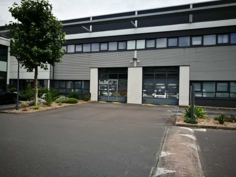 Location Activités et Bureaux GENNEVILLIERS - Photo 1