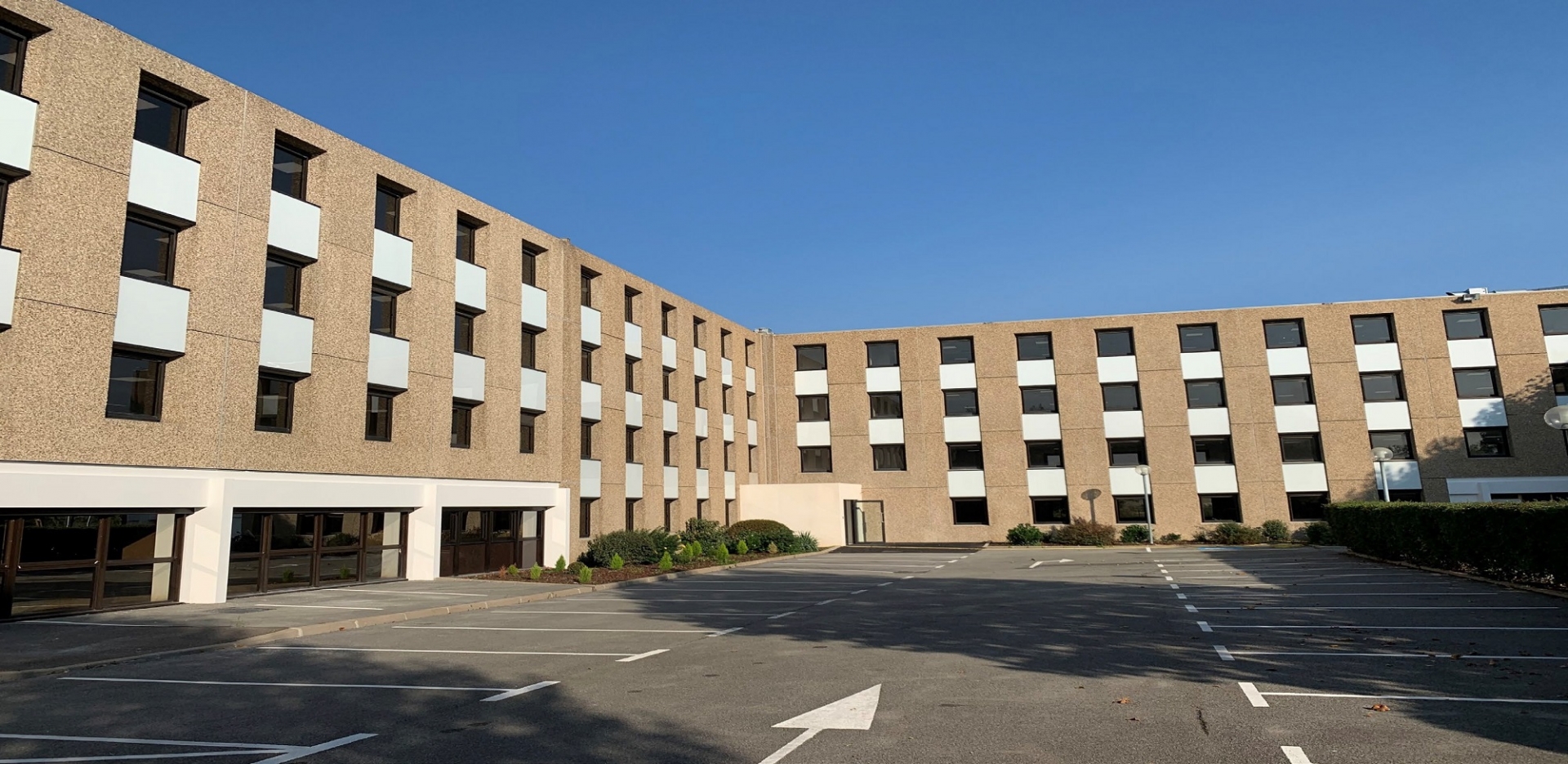 Bureaux à vendre ou à louer au cœur de la Zone de l’Observatoire à Montigny le Bretonneux