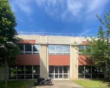 MARNE LA VALLEE - EMERAINVILLE : acquisition d'un bâtiment indépendant dans la zone d'activité Polyparc